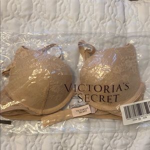 Victoria’s Secret push up bra